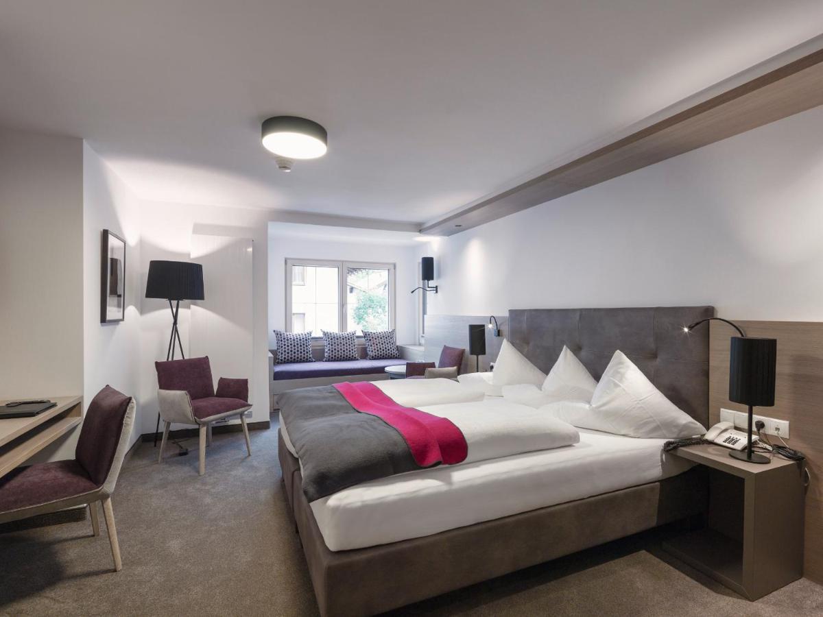 Quality Hosts Arlberg - Hotel Goldenes Kreuz B&B Sankt Anton am Arlberg Esterno foto