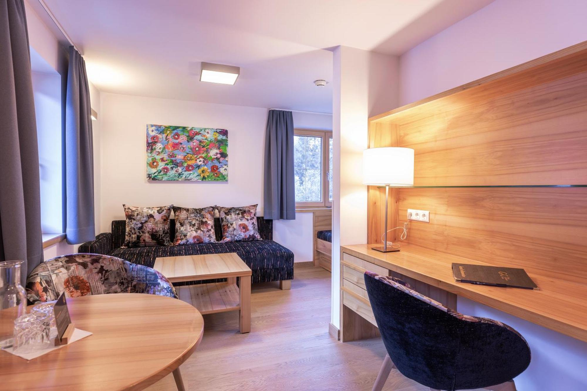 Quality Hosts Arlberg - Hotel Goldenes Kreuz B&B Sankt Anton am Arlberg Esterno foto