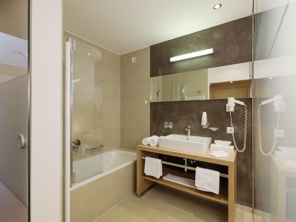 Quality Hosts Arlberg - Hotel Goldenes Kreuz B&B Sankt Anton am Arlberg Camera foto