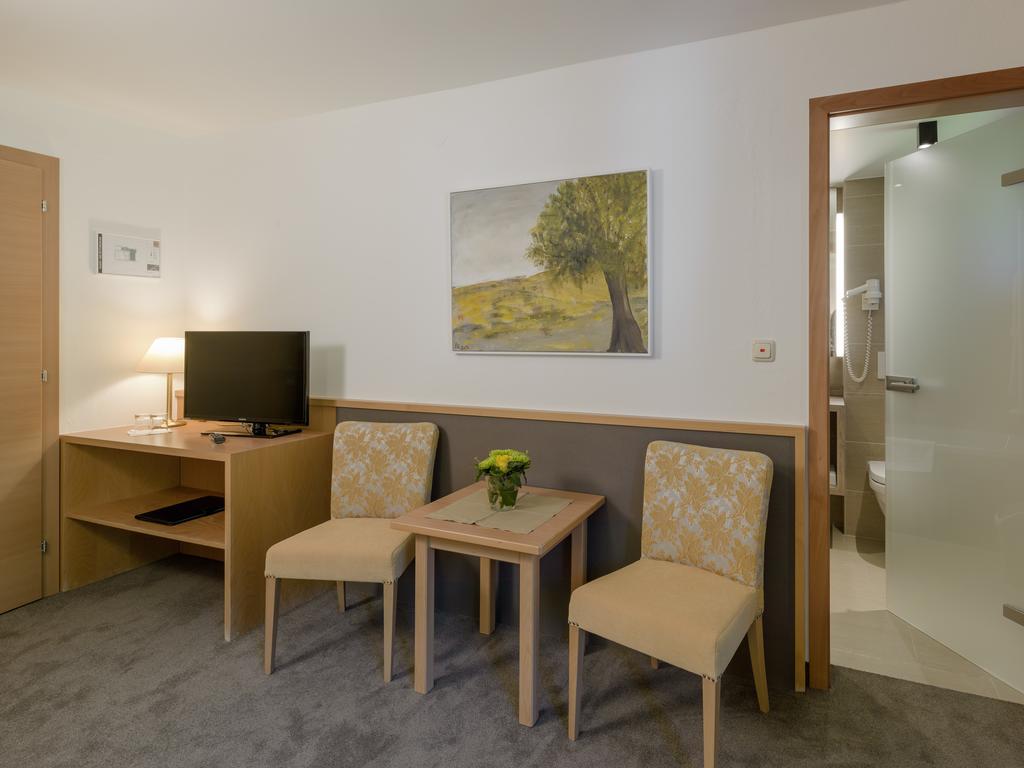 Quality Hosts Arlberg - Hotel Goldenes Kreuz B&B Sankt Anton am Arlberg Camera foto