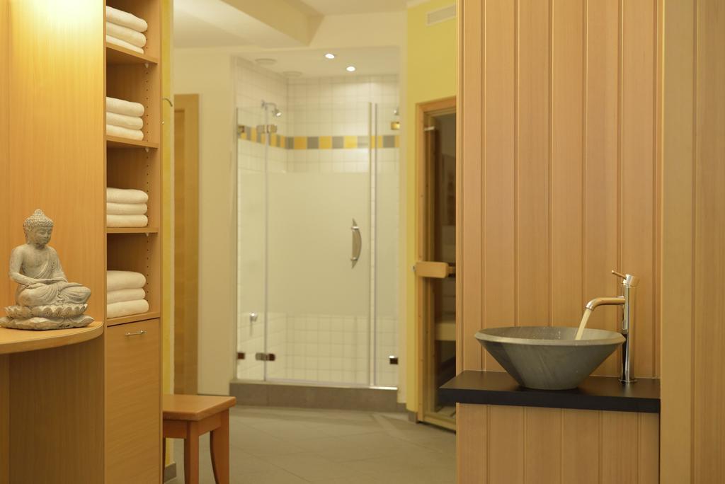 Quality Hosts Arlberg - Hotel Goldenes Kreuz B&B Sankt Anton am Arlberg Esterno foto